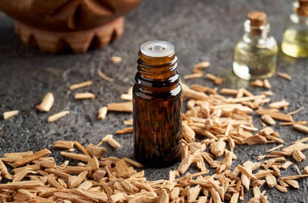 Cedarwood chips and oil